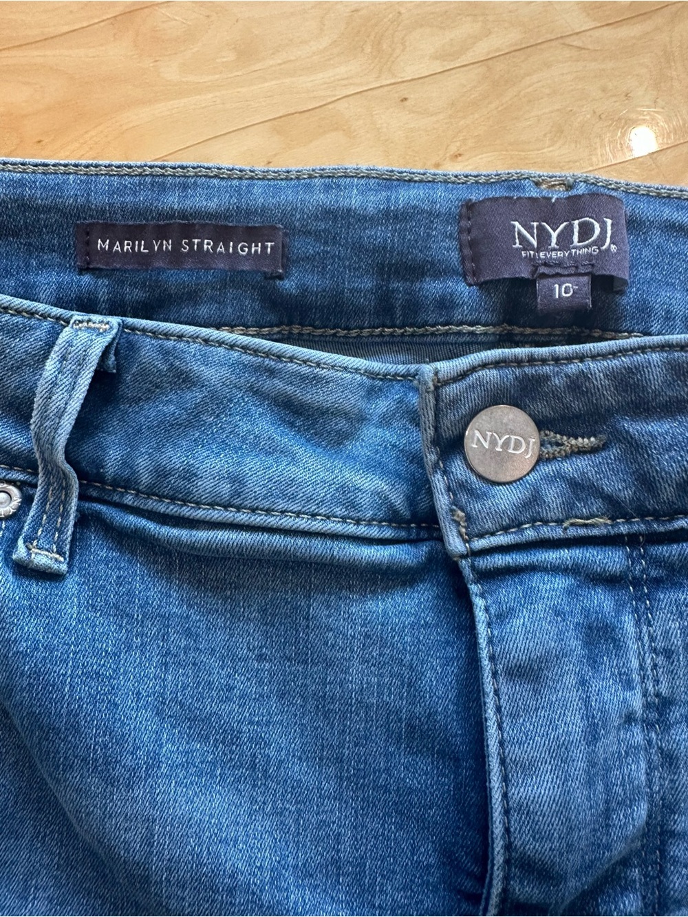 NYDJ Marilyn Straight Men's Jeans in Medium Blue Size 10